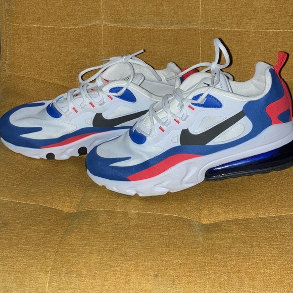 Mint Condition Nike Air 270 React - Picture 2 of 4